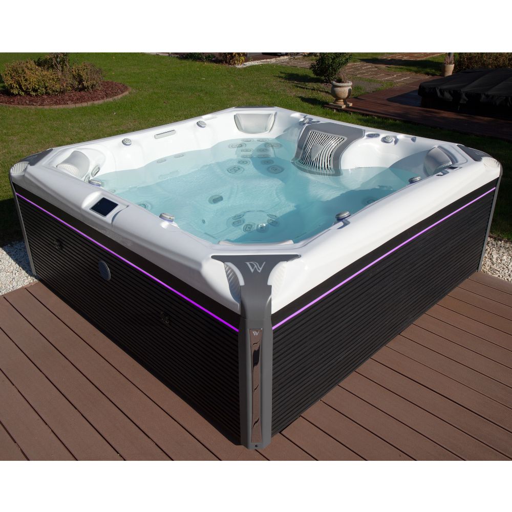 Outdoor Whirlpool Wellis Elbrus Life