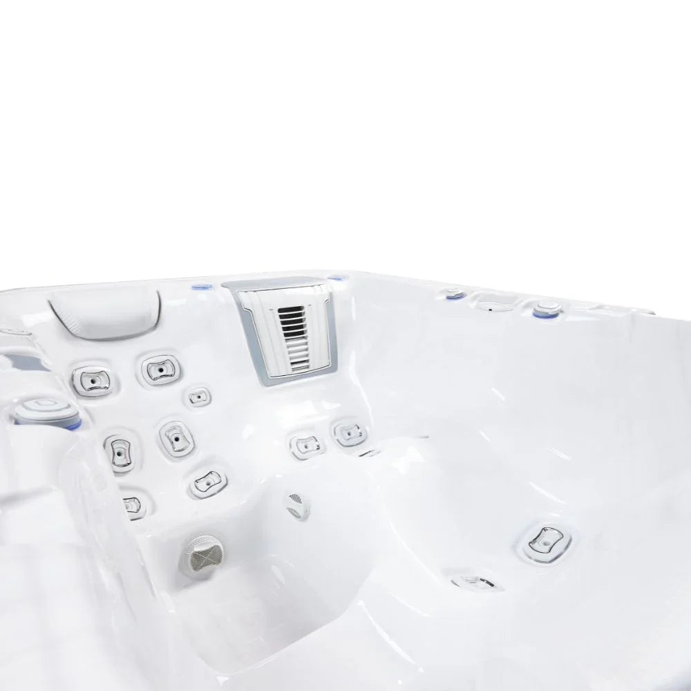 Hochwertiger weißer Wellis Whirlpool mit Massage-Düsen, ergonomischem Design und Kopfstütze