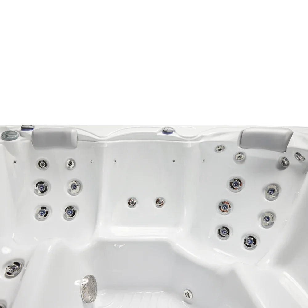 Wellis Pluto Outdoor Whirlpool