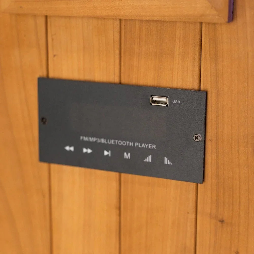 Detailansicht Bedienelement Infrarot Sauna mit USB und Bluetooth, Holzverkleidung, Wellness