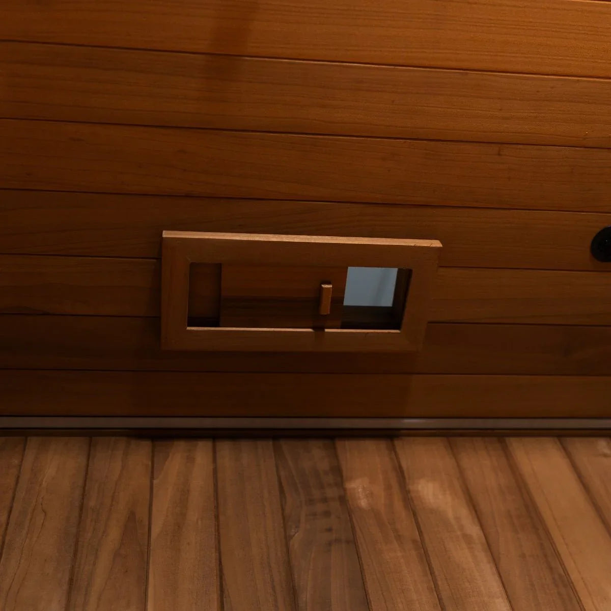 Detail Holzlüftung einer hochwertigen Infrarotsauna für 1 Person, modernes Sauna Design