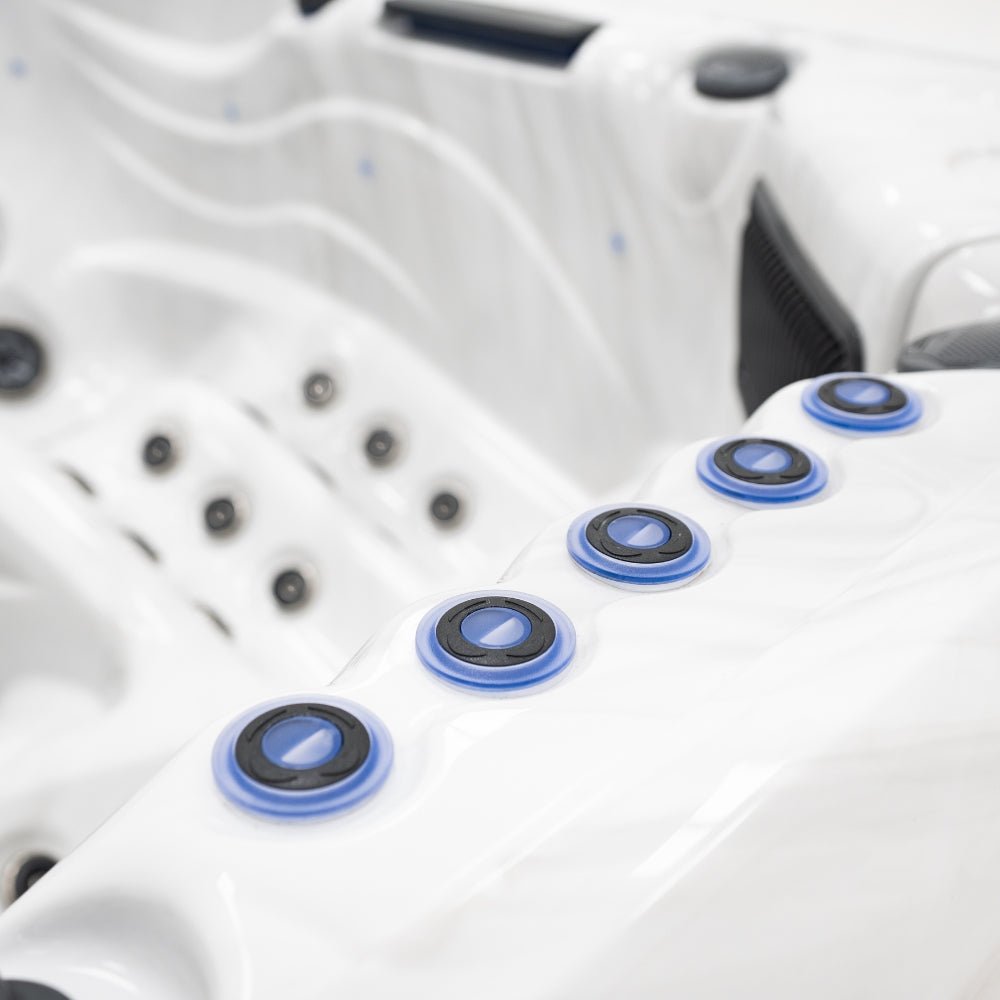 Outdoor Whirlpool Barcelona Patinum Spa – hochwertiger für Garten & Terrasse – New Wave Spa & Wellness