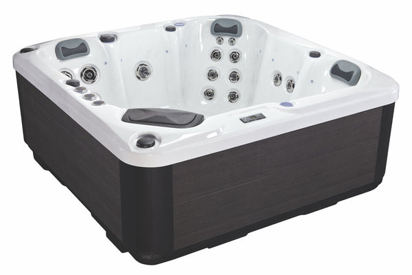 Outdoor Whirlpool PureLine Balance 27 mit 27 Massagedüsen, LED-Beleuchtung, ergonomischem Design und Platz für 5 Personen.