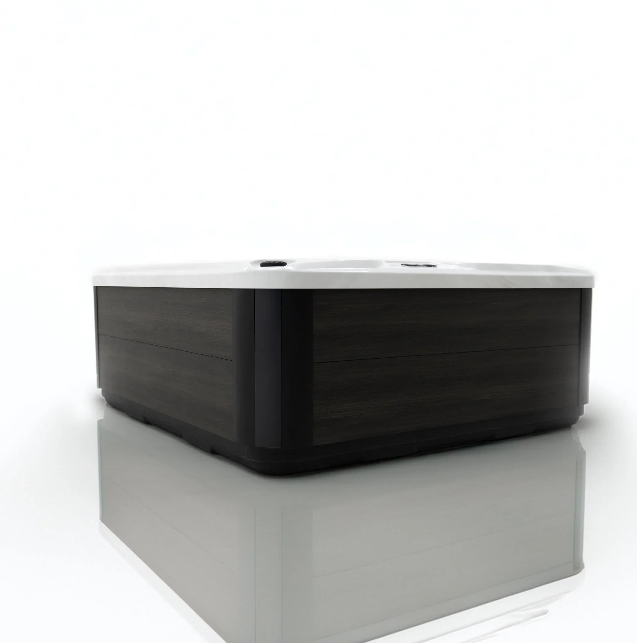 Moderner Outdoor Whirlpool mit dunkler Holzoptik-Verkleidung und weißer Acrylwanne, Wellness-Design