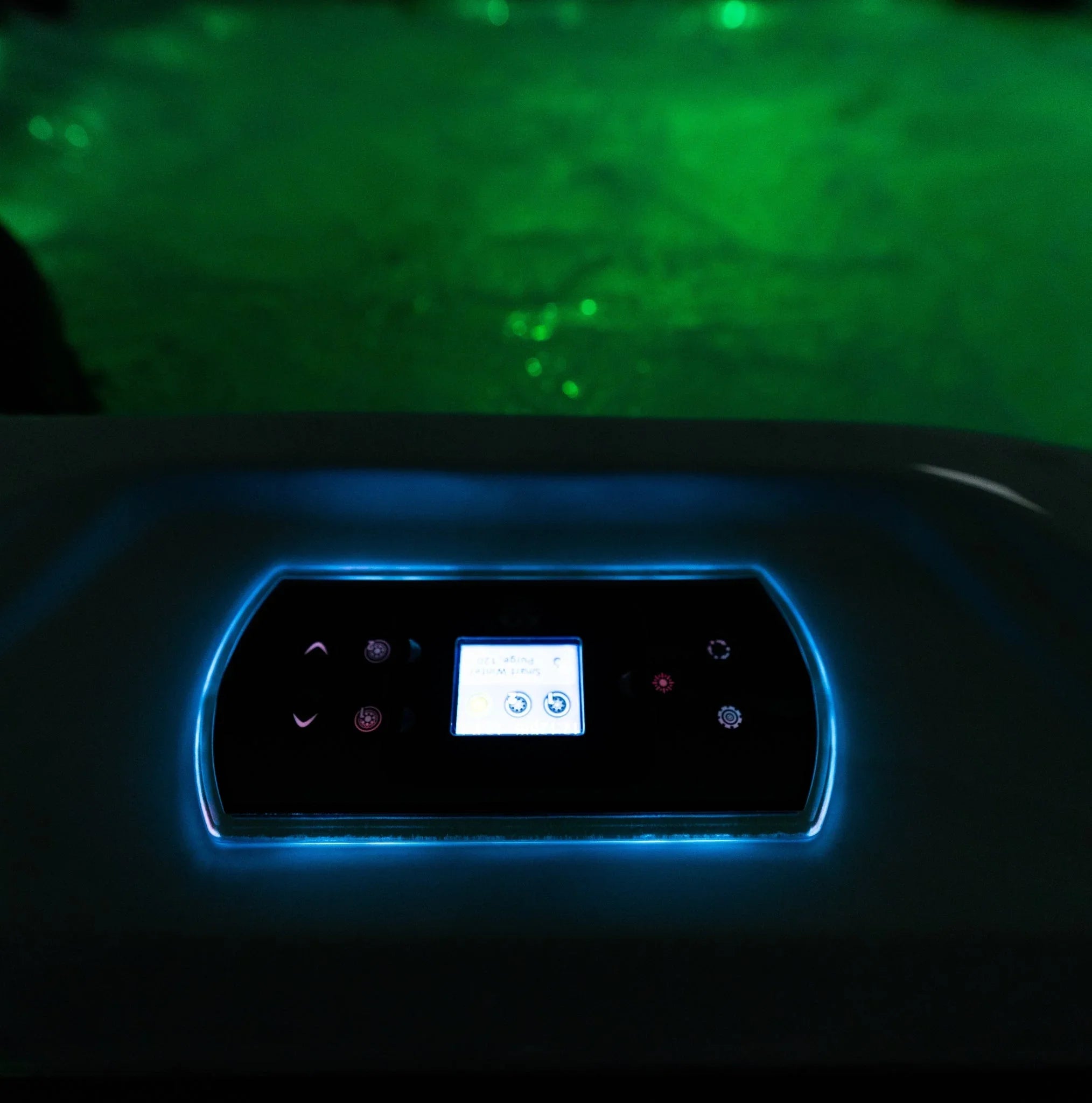 Beleuchtetes Whirlpool-Bedienfeld mit LED-Licht, luxuriöses Wellness-Design für Garten