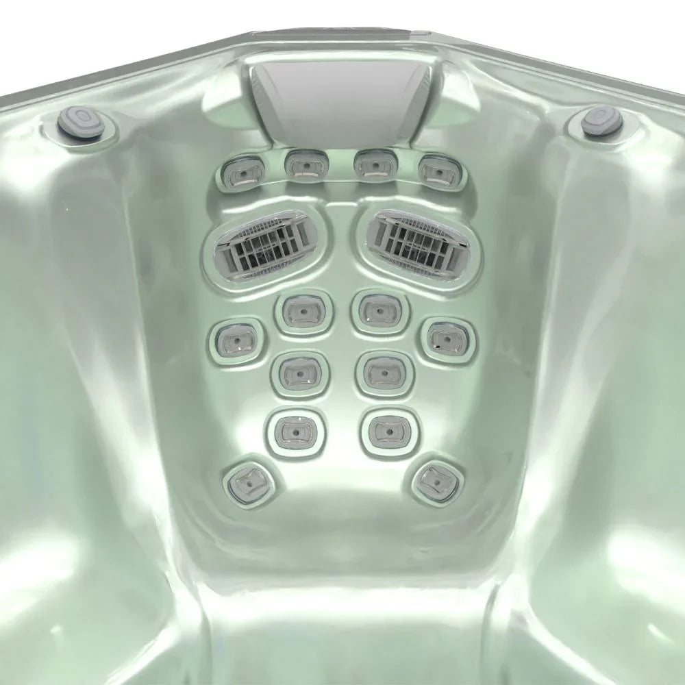 Detailaufnahme Wellis Outdoor Whirlpool, silberfarben, ergonomische Massagedüsen, modernes Spa Design