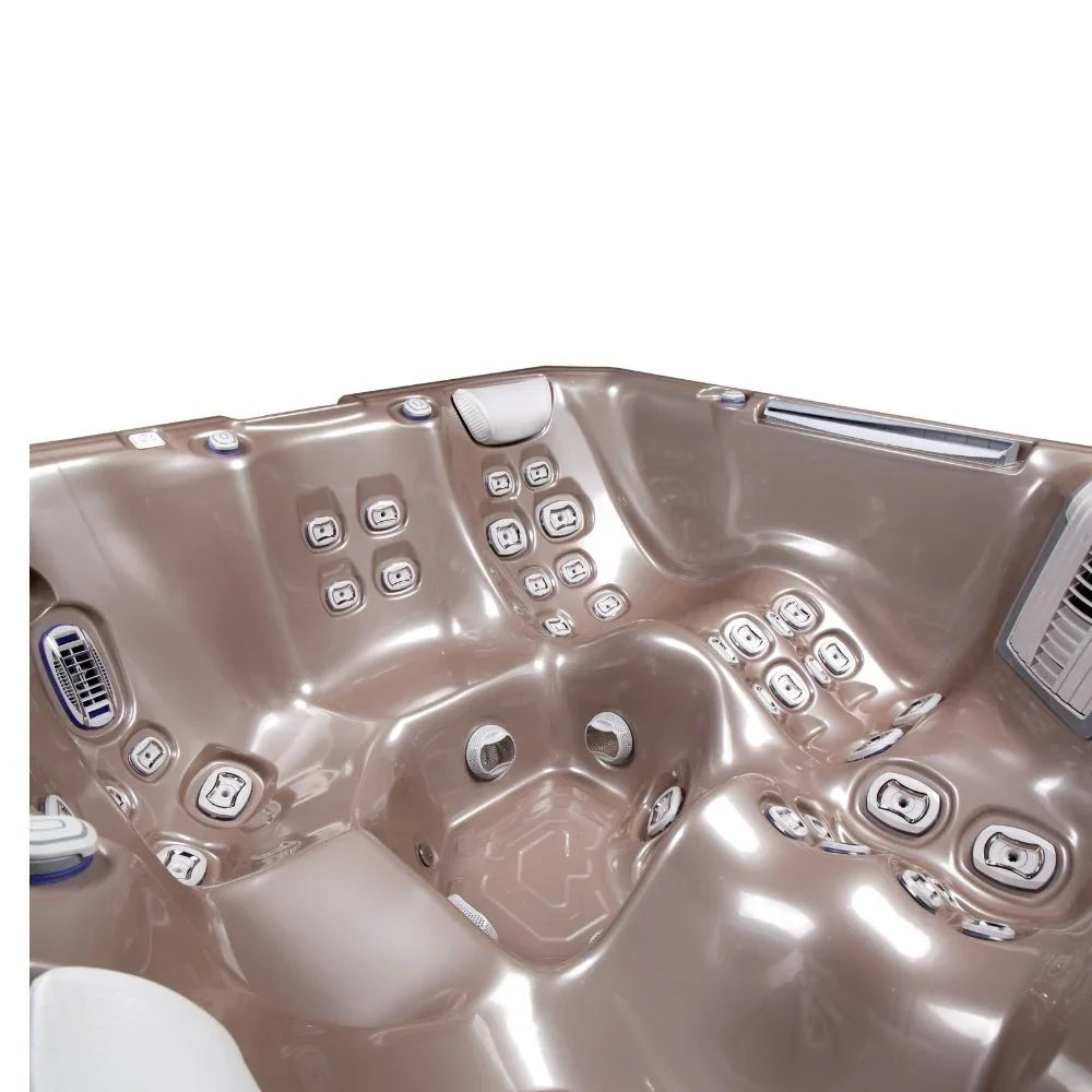 Wellis Outdoor Whirlpool Makalu Life in elegantem Braun mit Massage- und Relaxfunktionen