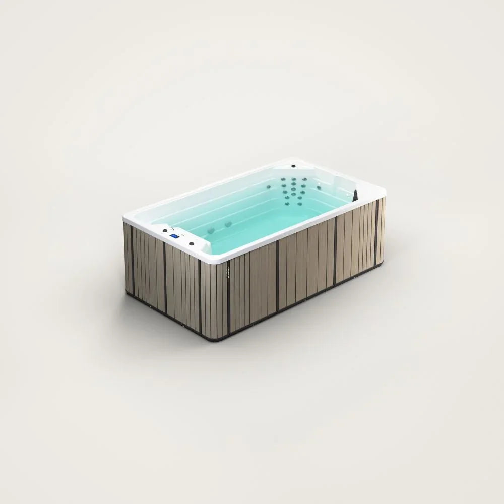 Kompakter SwimSpa mit Holzoptik, moderner Outdoor Whirlpool für Garten oder Terrasse
