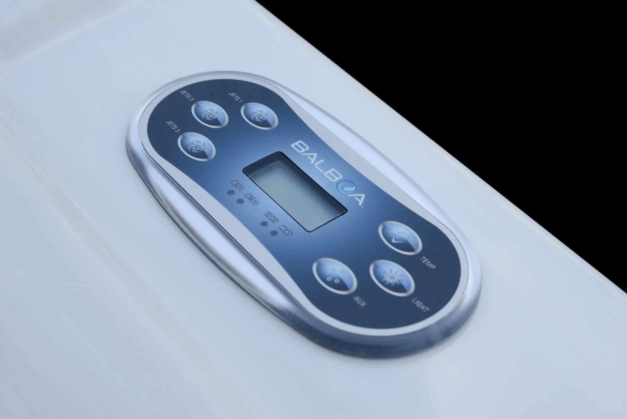 Detailansicht Balboa Steuerung für Whirlpool oder SwimSpa, edles Design, silber-blau