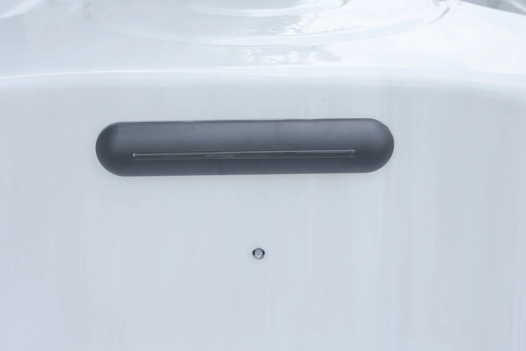 Detail des SwimSpa New Wave Elite Pro 590, Outdoor Whirlpool weiß, modernes Design