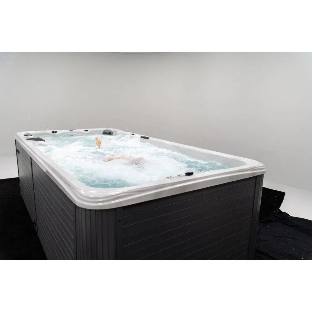 SwimSpa New Wave Hydro XL 430, moderner Outdoor Whirlpool in Anthrazit, sprudelndes Wasser
