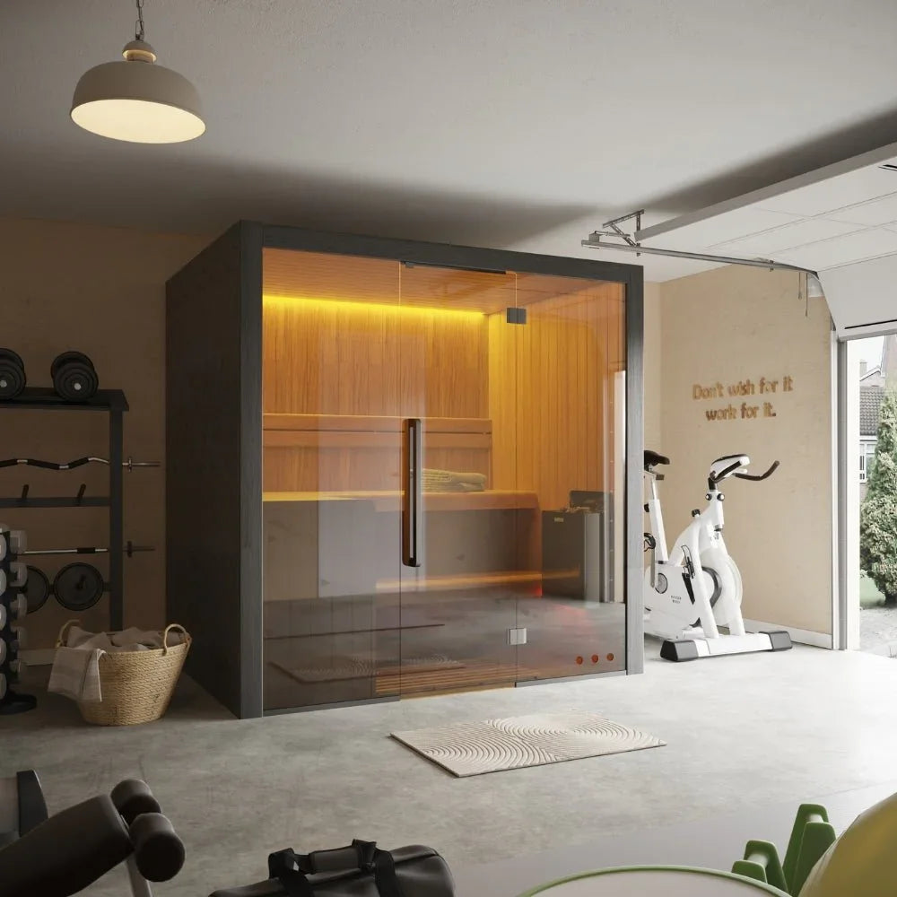 Moderne Indoor Sauna für 4 Personen mit Glasfront, luxuriöse Wellness-Atmosphäre im Fitnessraum