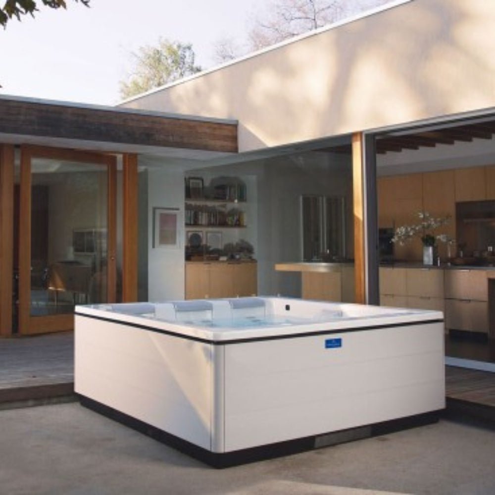 Villeroy & Boch Design Whirlpool Bullfrog Stil 7 – hochwertiger für Garten & Terrasse – New Wave Spa & Wellness