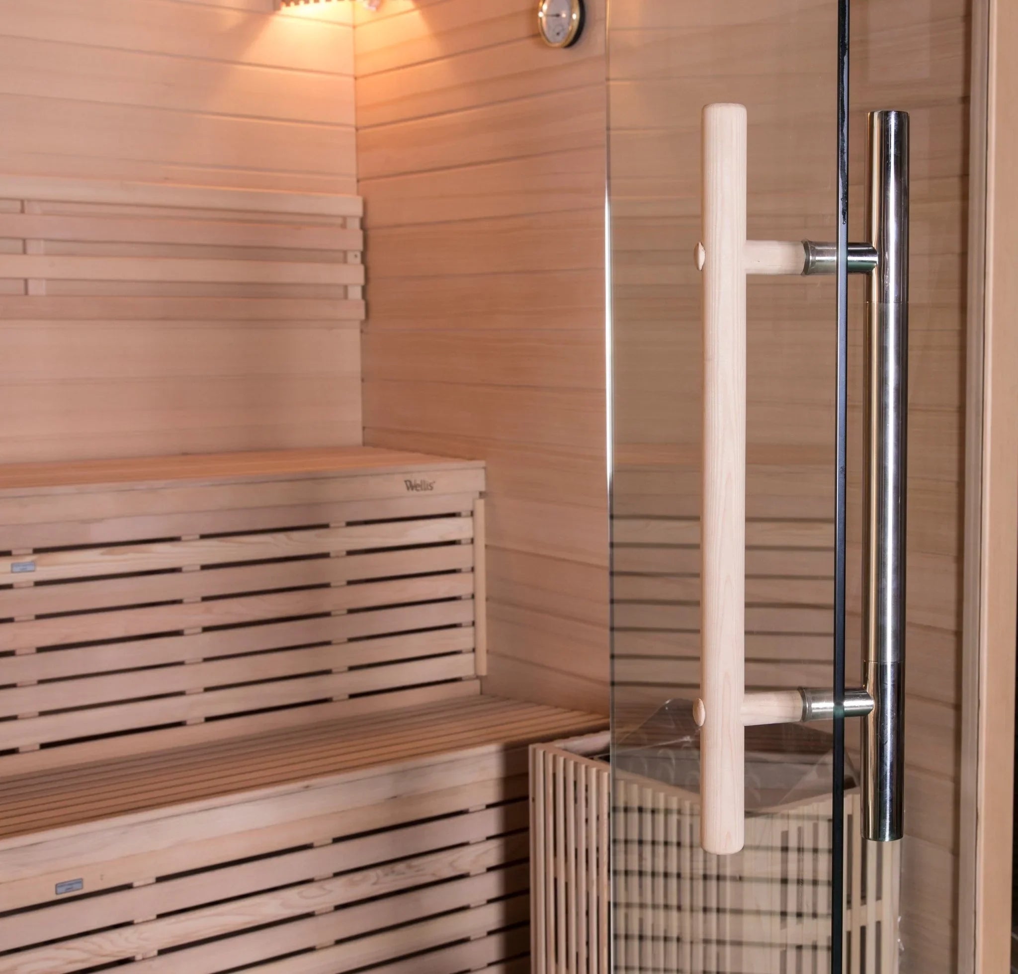 Hochwertige Wellis Sauna für 4 Personen aus hellem Holz, modernes Design, Wellness-Oase