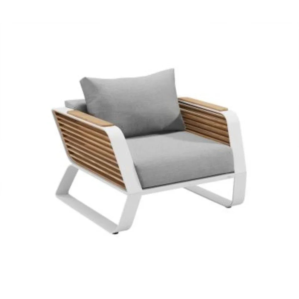 Moderner Garten-Sessel mit Holz- und Alu-Gestell, graue Polster, Outdoor Lounge Design