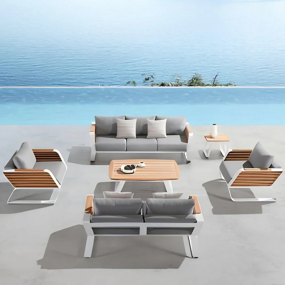 Luxus Garten-Loungeset von Higold auf Terrasse mit Seeblick, modernes Outdoor-Design, Wellness-Atmosphäre