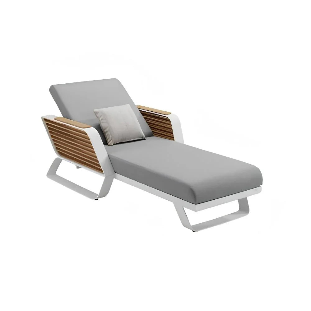 Exklusive Higold Gartenliege aus Aluminium und Holz in Grau, modernes Design für Terrasse und Wellnessbereich