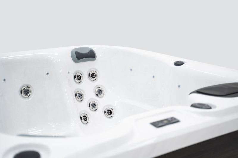 Outdoor Whirlpool PureLine Balance 28