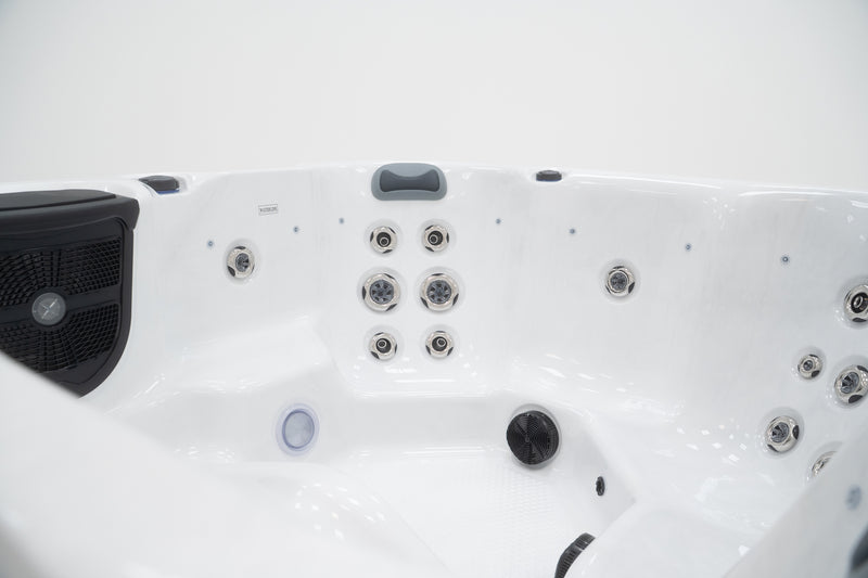 Outdoor Whirlpool PureLine Balance 28
