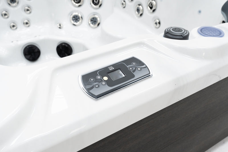 Outdoor Whirlpool PureLine Relaxe 79