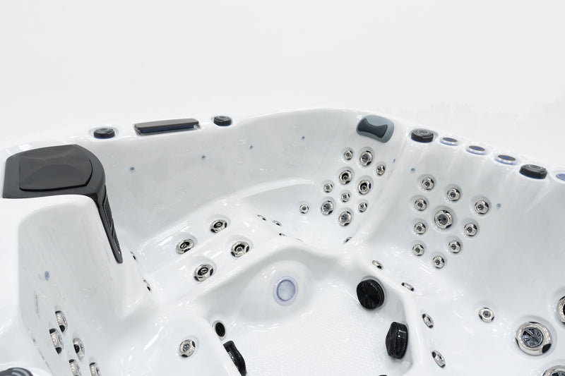 Outdoor Whirlpool PureLine Relaxe 79
