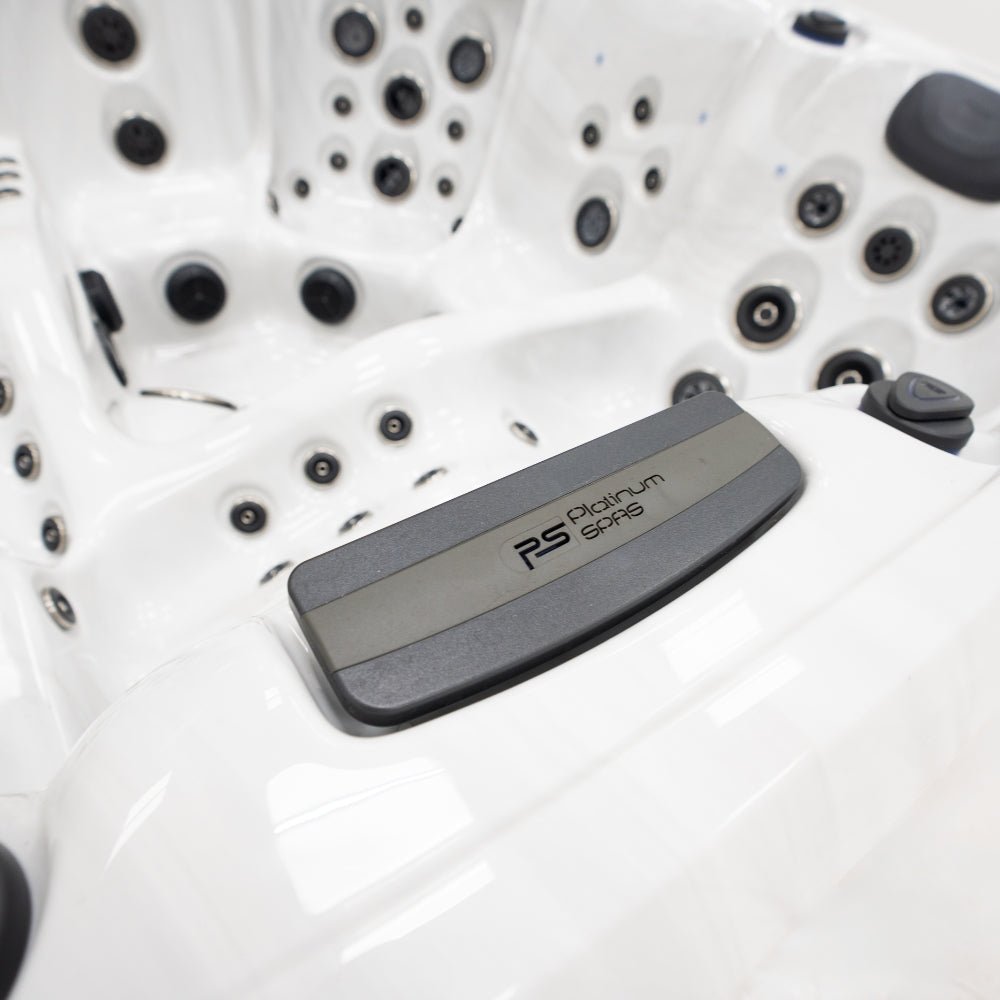 Outdoor Whirlpool Barcelona Patinum Spa – hochwertiger für Garten & Terrasse – New Wave Spa & Wellness