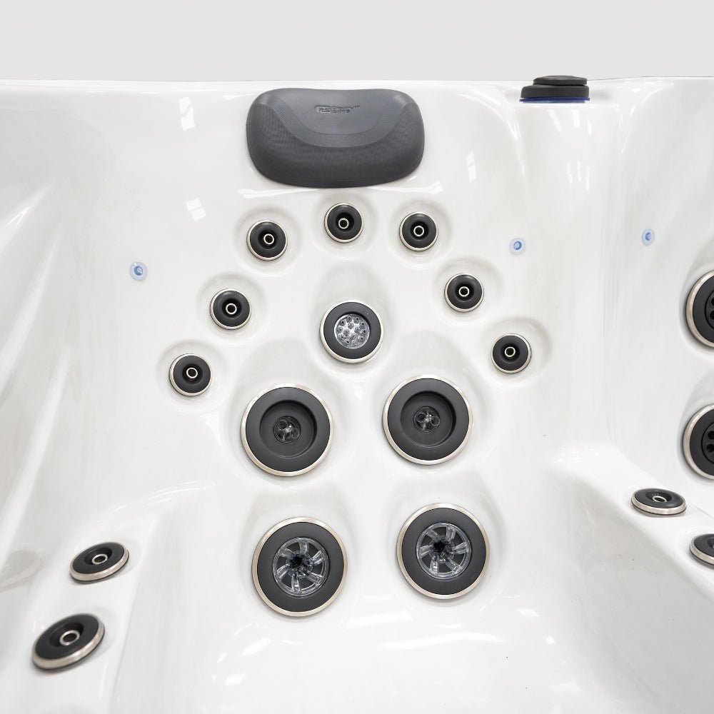 Outdoor Whirlpool Barcelona Patinum Spa – hochwertiger für Garten & Terrasse – New Wave Spa & Wellness