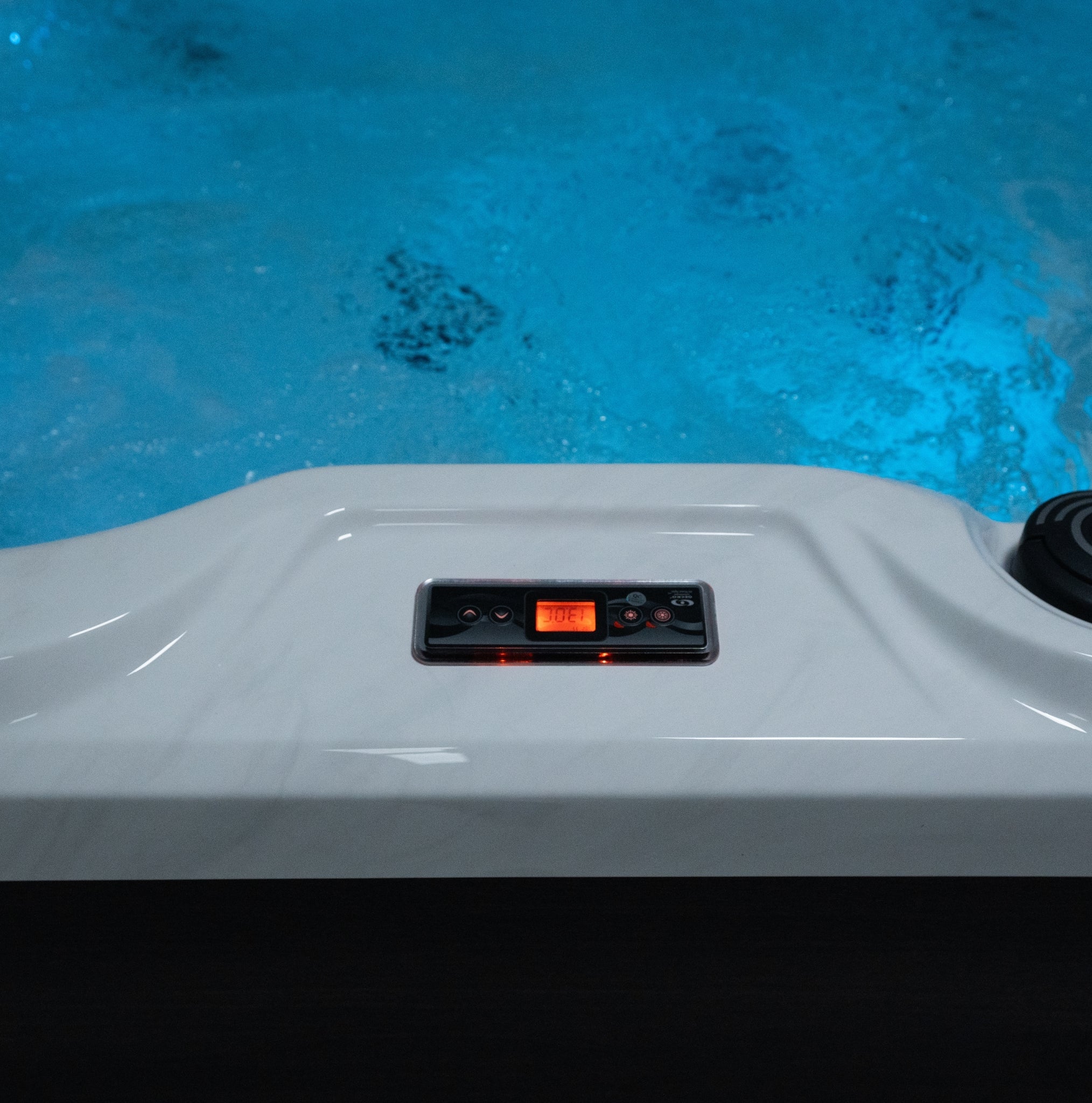 Outdoor Whirlpool PureLine Balance 28 – hochwertiger für Garten & Terrasse – New Wave Spa & Wellness