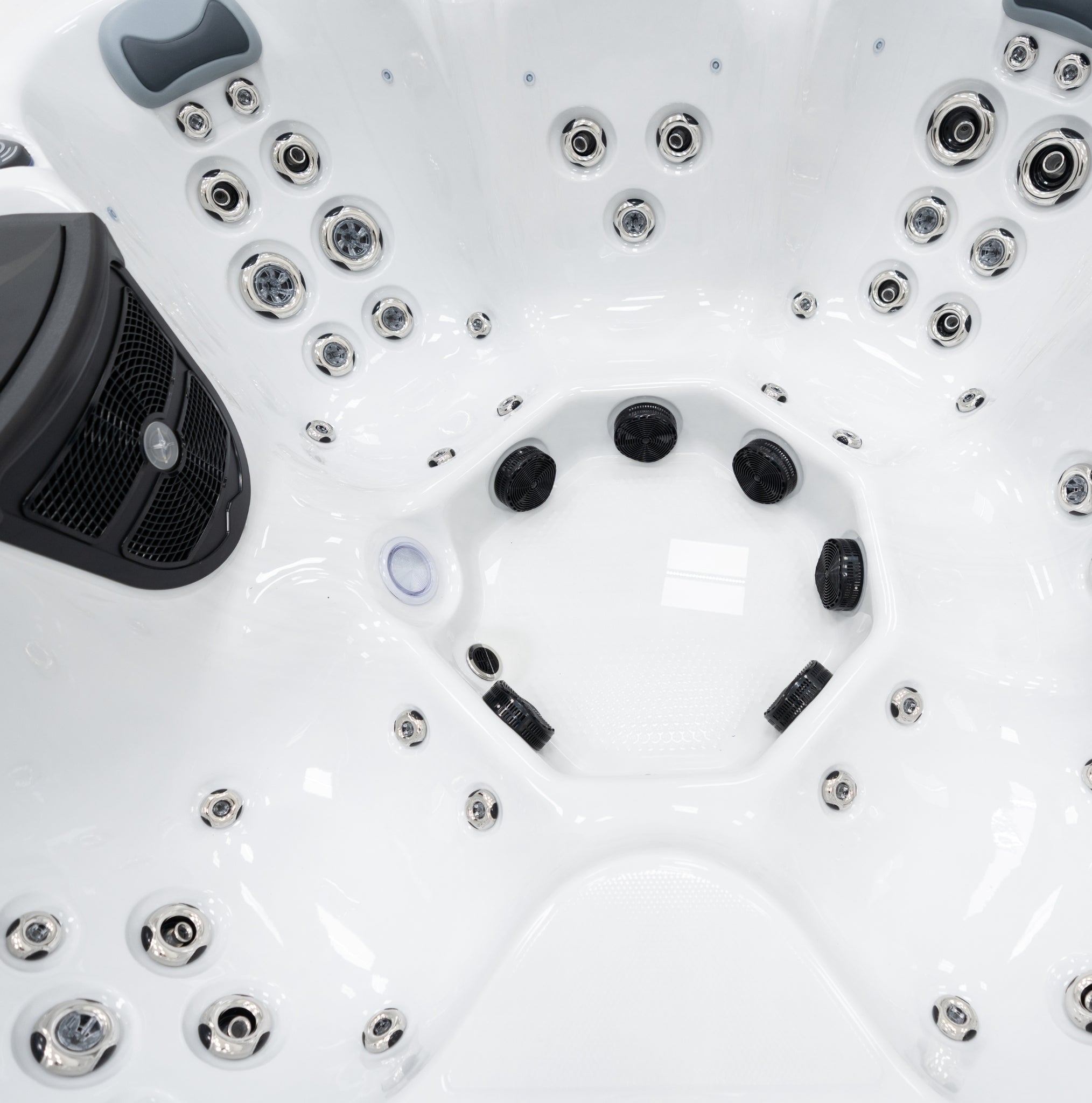 Outdoor Whirlpool PureLine Relaxe 59/7 – hochwertiger für Garten & Terrasse – New Wave Spa & Wellness