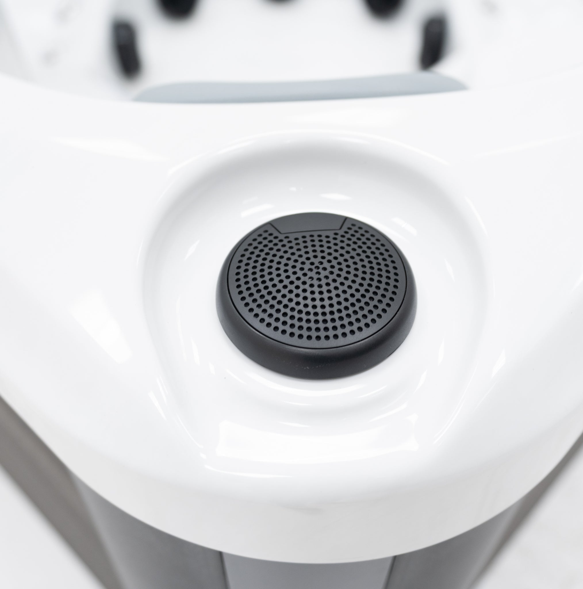 Outdoor Whirlpool PureLine Relaxe 59/7 – hochwertiger für Garten & Terrasse – New Wave Spa & Wellness