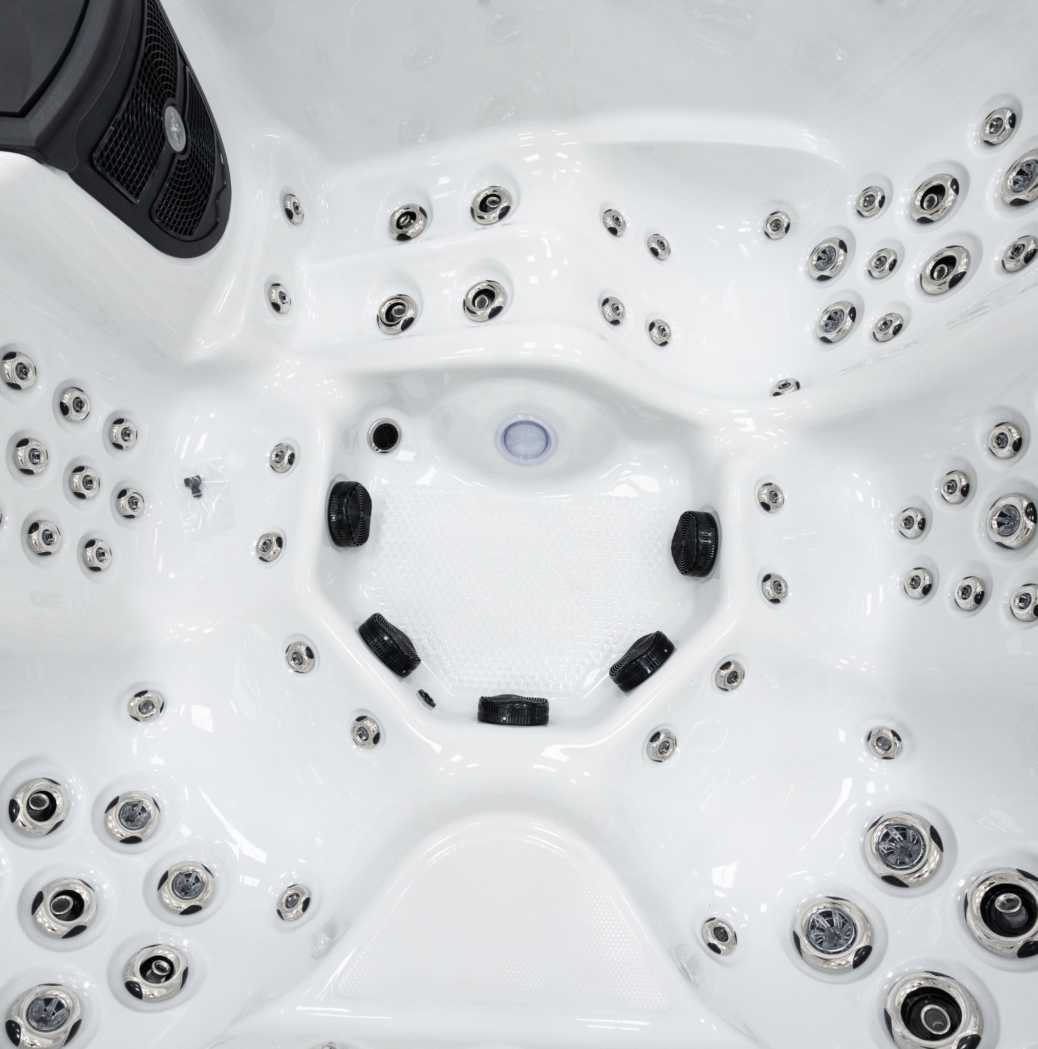 Outdoor Whirlpool PureLine Relaxe 79 – hochwertiger für Garten & Terrasse – New Wave Spa & Wellness