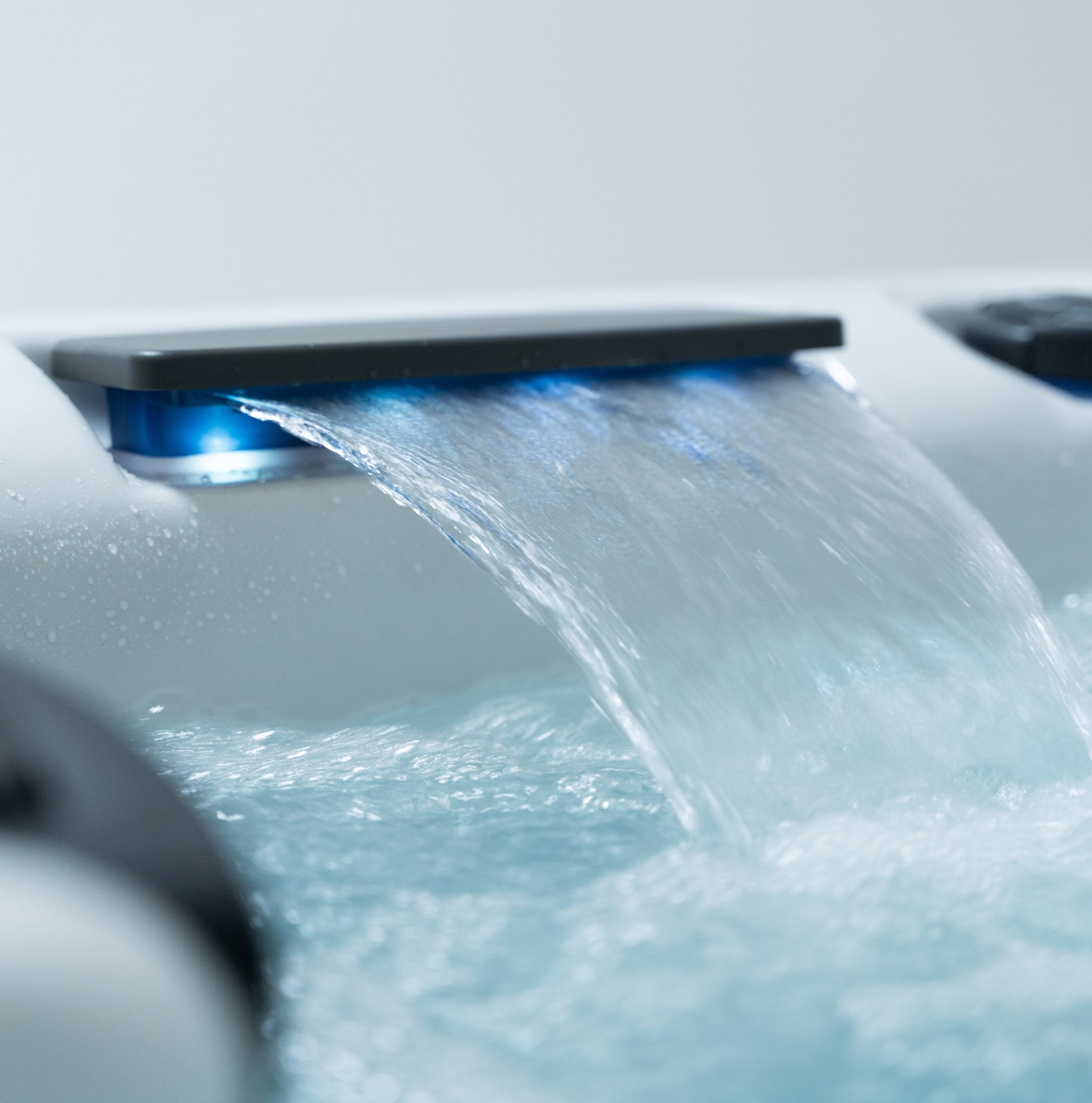 Outdoor Whirlpool PureLine Relaxe 79 – hochwertiger für Garten & Terrasse – New Wave Spa & Wellness