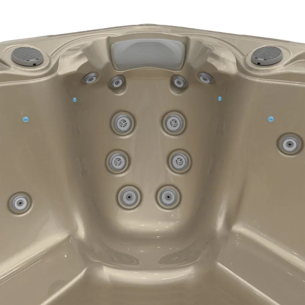 Detail Whirlpool Sitzplatz mit Massagedüsen, beige, luxuriöses Design für Outdoor Wellness