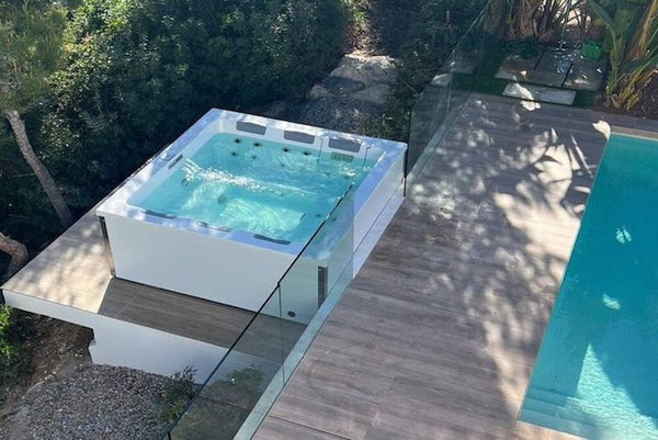 Outdoor Whirlpool Infinitas "The Grand"
